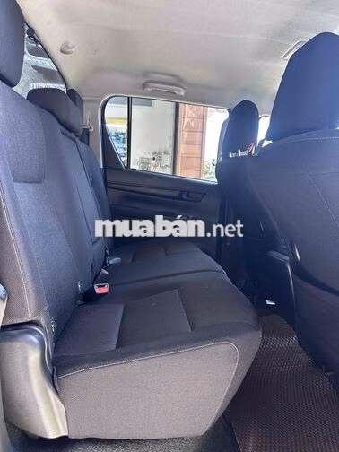 Toyota Hilux 2024 1 cầu Tự động