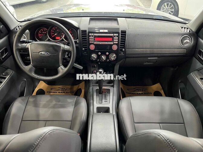 Ford Everest 2013 Tự động Bạc