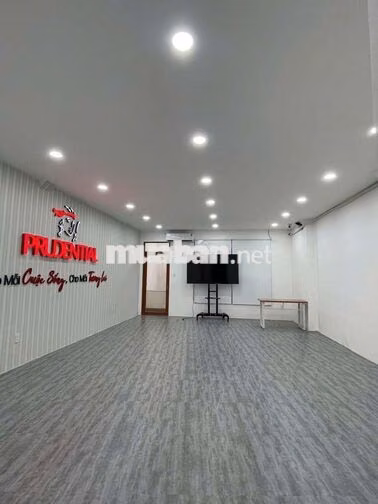 DT 7 x 18m 1 Trệt 3Lầu ( Sàn Trống Suốt )