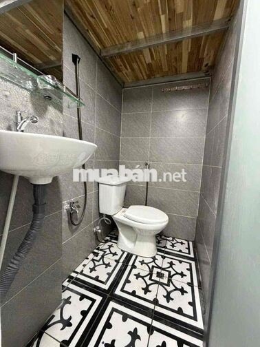 📍Phòng trọ sinh viên có gác có cửa sổ trời gần Quận 3 và Quận 10