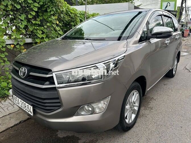 Toyota Innova 2019 Số sàn Đồng 8 chỗ