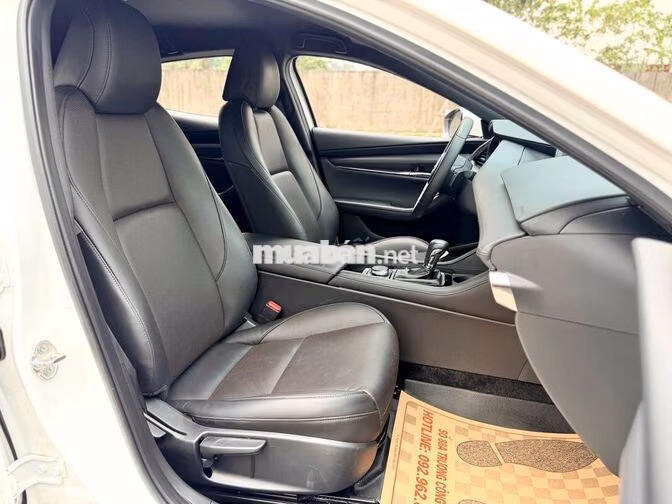 Mazda 3 Sport Luxury 2025
