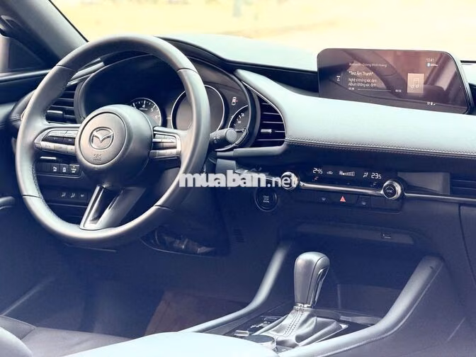 Mazda 3 Sport Luxury 2025