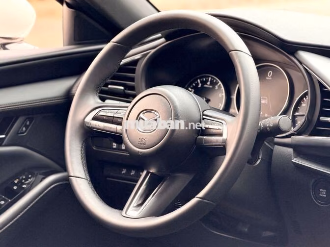 Mazda 3 Sport Luxury 2025