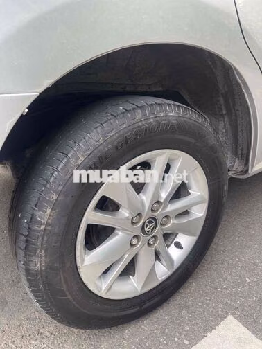 Toyota Innova 2016 2.0L Số sàn Bạc