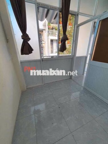 Chính chủ cho thuê CHDV 2 PN Ban Công