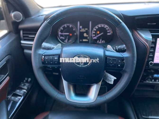 Toyota Fortuner Legender 4x2 2022 Đen 80.320 km