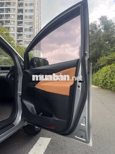 Toyota Innova 2016 2.0L Số sàn Bạc