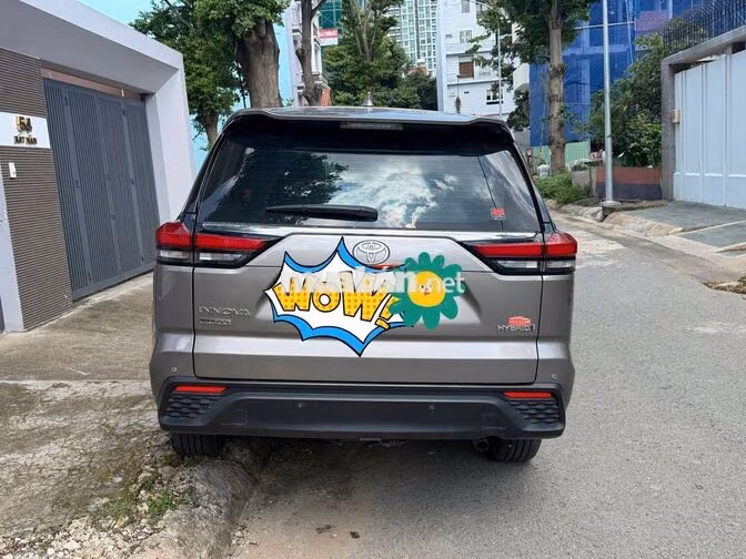 Toyota Innova Cross Hybrid 2025 Nâu 22.000 KM