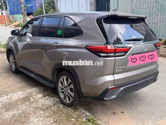 Toyota Innova Cross Hybrid 2025 Nâu 22.000 KM