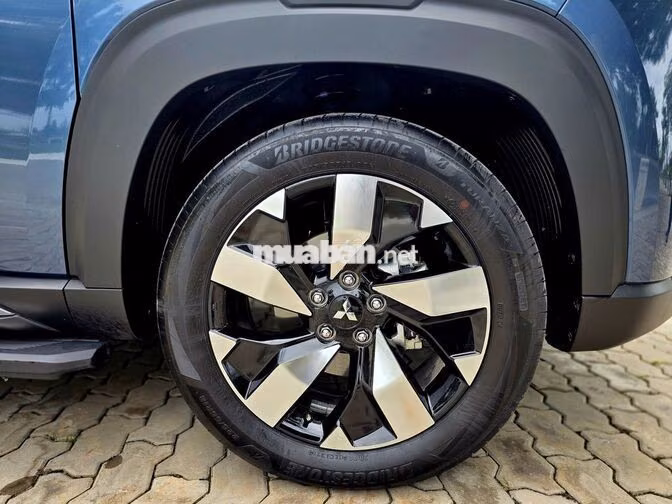 Mitsu Destinator Ultimate 2026 Xanh Navi 2.500km