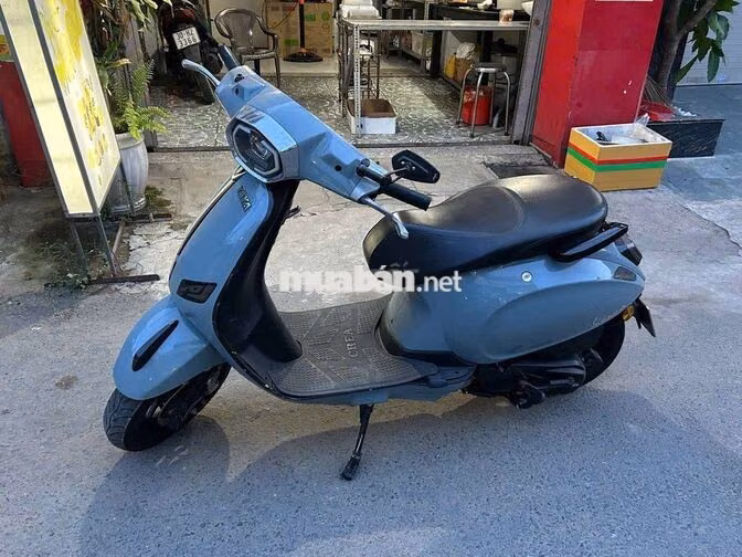 Xe máy điện Taya Vespal Xám
