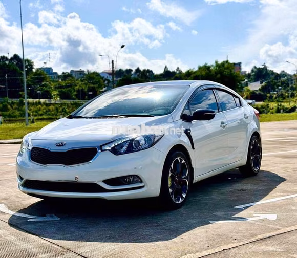 Kia K3 2015 Tự động Trắng 63.000 km