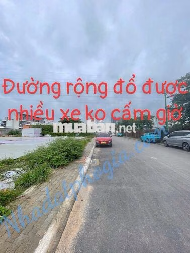 CHO THUÊ NHÀ KHO TRONG SUỐT , ĐƯỜNG XE TẢI - P. PHÚ THUẬN- QUẬN 7 .