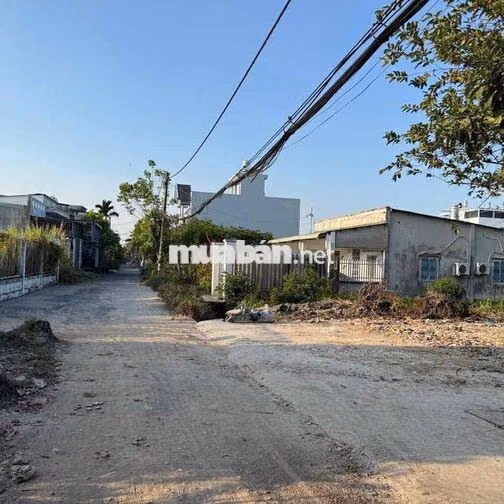 đất thổ cư 201 m2, ngang lên đến 7,5 m dài 27 m