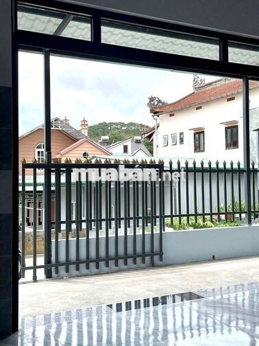 CHO THUÊ NHÀ NGUYÊN CĂN 1 PHÒNG NGỦ 1 GÁC CÓ SÂN RỘNG ĐƯỜNGTỰ PHƯỚC