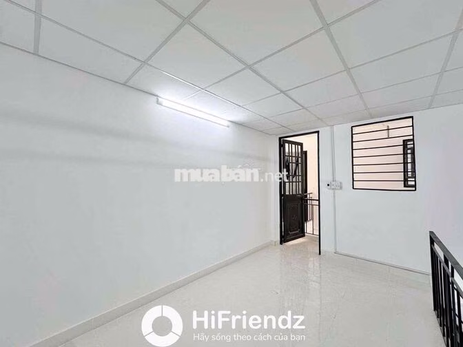 NHÀ MỚI - MỘT TRỆT MỘT LẦU - SẴN MÁY LẠNH - BÌNH TRỊ ĐÔNG