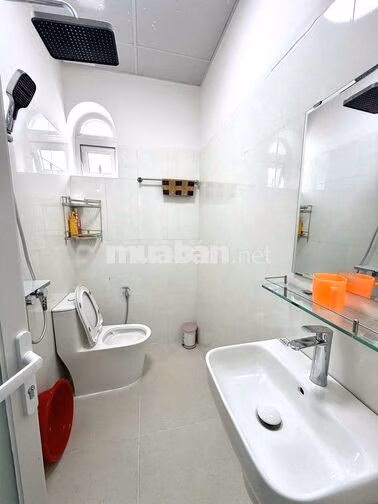 CHO THUÊ CĂN HỘ STUDIO CÓ BAN CÔNG BAO ĐIỆN NƯỚC Đ.TRẦN QUANG KHẢI