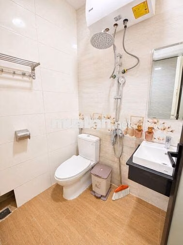 CHO THUÊ NHÀ NGUYÊN CĂN 2 PN ĐƯỜNG ĐINH CÔNG TRÁNG FULL NỘI THẤT