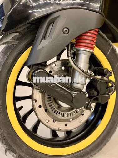 Vespa Sprint 125 ABS 2021 Vàng Đen Chính Chủ