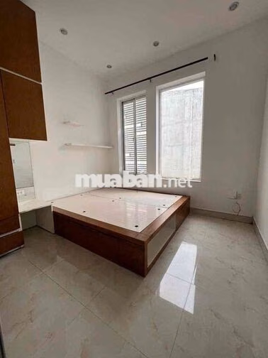 Thuê Nguyên Căn hẻm xe hơi lê văn sỹ