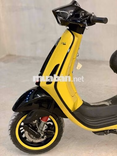Vespa Sprint 125 ABS 2021 Vàng Đen Chính Chủ