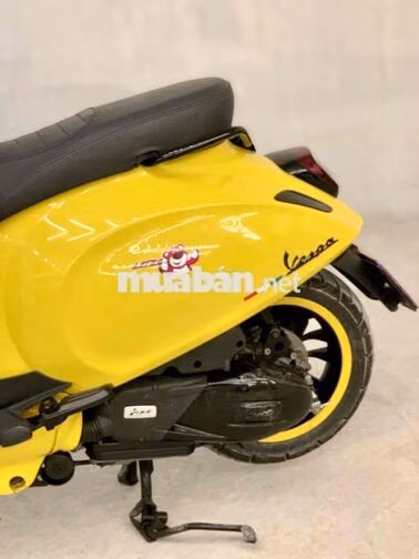 Vespa Sprint 125 ABS 2021 Vàng Đen Chính Chủ