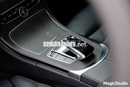 Xe Mercedes Benz C class C300 AMG 2020