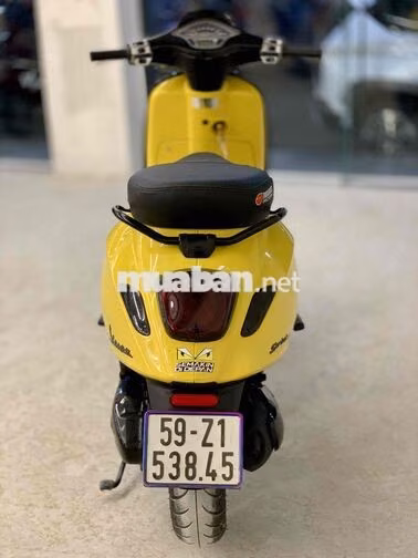 Vespa Sprint 125 ABS 2021 Vàng Đen Chính Chủ