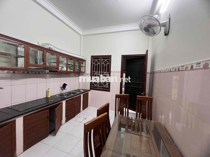 Cho thuê phòng trọ sẵn tiện nghi 25m2 mặt tiền ở ngay