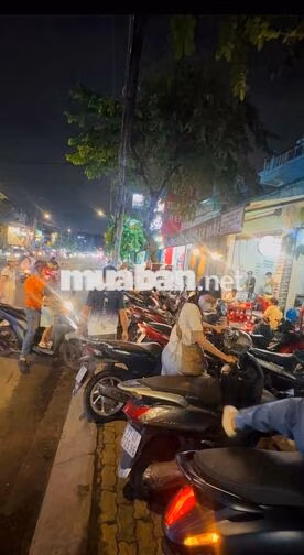Tuyển 03 Nhân Viên Phục Vụ