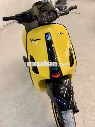 Vespa Sprint 125 ABS 2021 Vàng Đen Chính Chủ