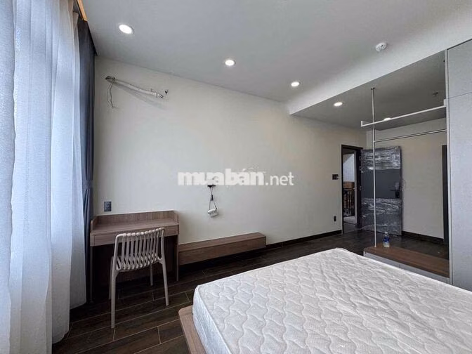 Căn Hộ Ban Công Gần Đại Học Kinh Tế UEH HCMUT Trung Tâm Quận 3