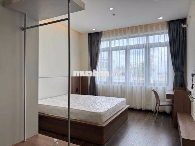 Căn Hộ Ban Công Gần Đại Học Kinh Tế UEH HCMUT Trung Tâm Quận 3
