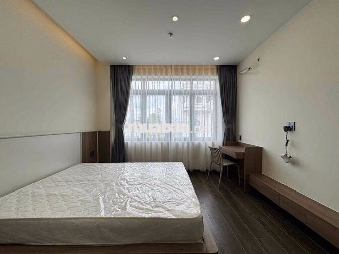Căn Hộ Ban Công Gần Đại Học Kinh Tế UEH HCMUT Trung Tâm Quận 3