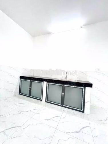 Cho Thuê Nhà Mới Xây 100% DT 100m2 1Trệt 1Lửng 3Pn 1Wc Hẻm Rộng 10M