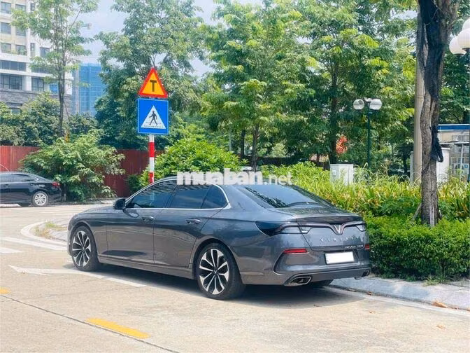 VinFast Lux A Premium 2019 Xám 10V Nâu Bò