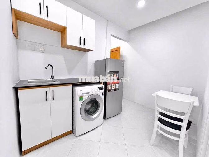 Thuê 2PN Ban Công Cho Sinh Viên Bạch Đằng Bình Thạnh Gần UEF, Hutech