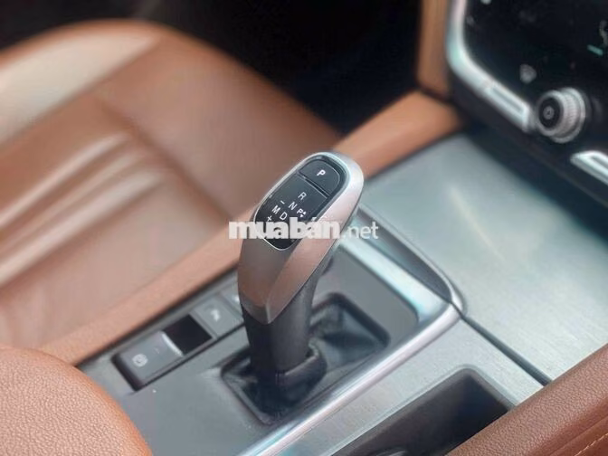 VinFast Lux A Premium 2019 Xám 10V Nâu Bò
