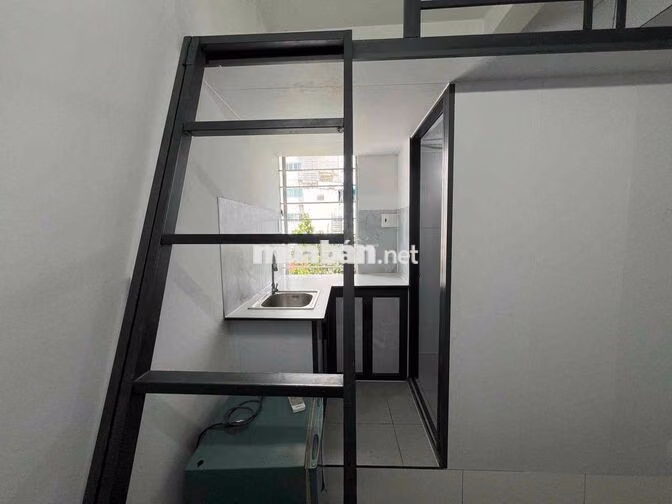 Cho Thuê Phòng Gác Mini Thang Máy Cửa Sổ Trời_Ngay Chợ Tân Định Q1