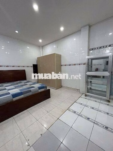 Phòng gần Cộng Hoà, Hoàng Hoa Thám, VHU, VAA, chủ nhà