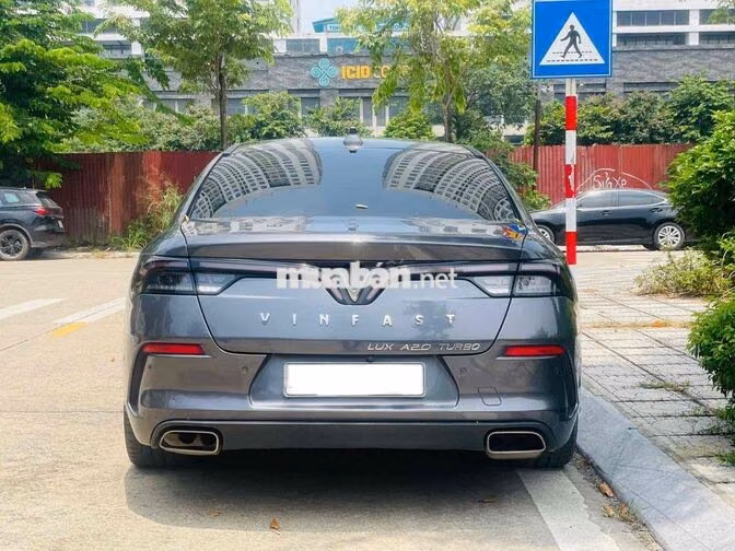 VinFast Lux A Premium 2019 Xám 10V Nâu Bò