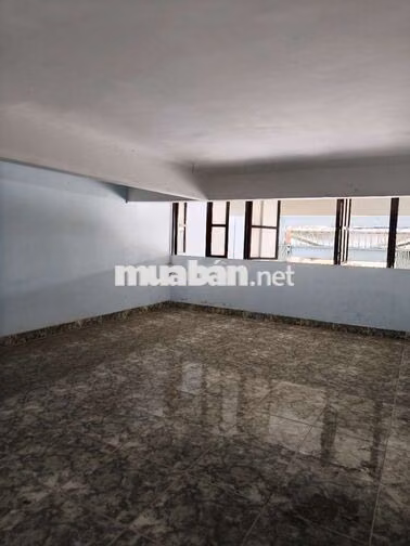 Cho thuê nhà Mặt tiền gần Phùng Hưng, Q5 4x14- 2 phòng, kinh doanh tôt