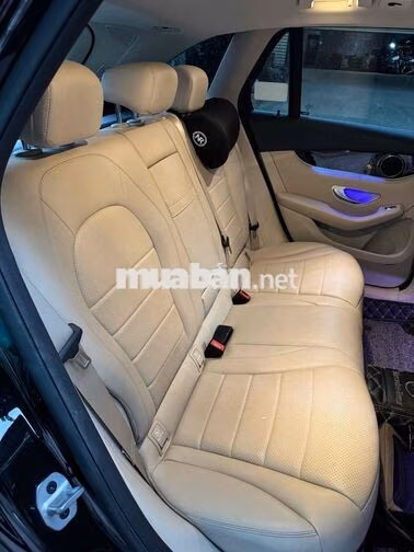 Mercedes-Benz GLC200 2022 Đen 37.686 km