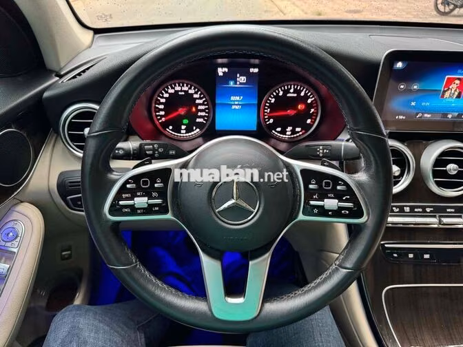 Mercedes-Benz GLC200 2022 Đen 37.686 km