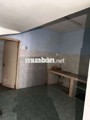 Cho thuê nhà Mặt tiền gần Phùng Hưng, Q5 4x14- 2 phòng, kinh doanh tôt