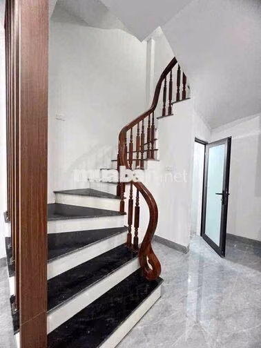 CHO THUÊ NHÀ NGUYÊN CĂN TẠI NGỌC THỤY - LONG BIÊN - 3PNKK - NỘI THẤT