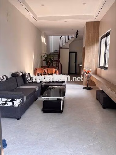 Cho thuê nhà mới tinh cự khối - Long biên - 3PN- Ô tô đỗ cửa - Full đồ