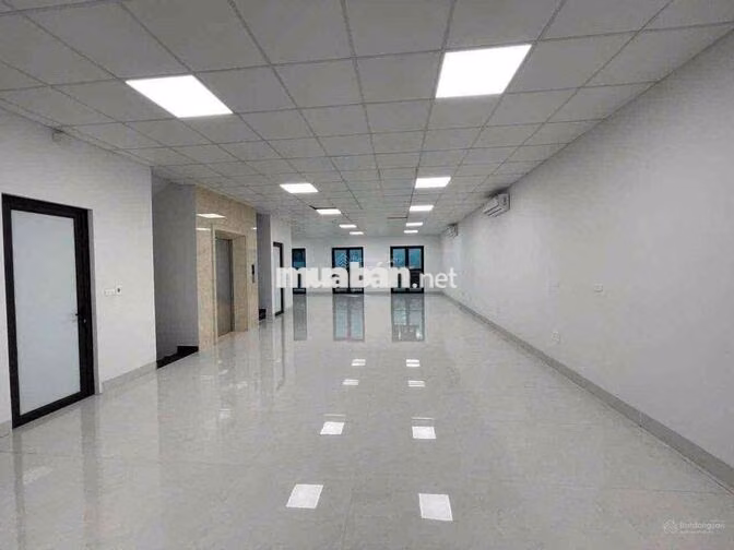 CHO THUÊ MBKD TẦNG 2 TẠI NGÔ GIA TỰ - THANG MÁY THÍCH HỢP LÀM VP, SPA