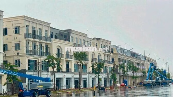 NHÀ LIỀN KỀ MT ĐƯỜNG 13M.DT:5M*15M.STSD.244M2.4TẦNG.4 PN.CHỈ 12,69 TỶ